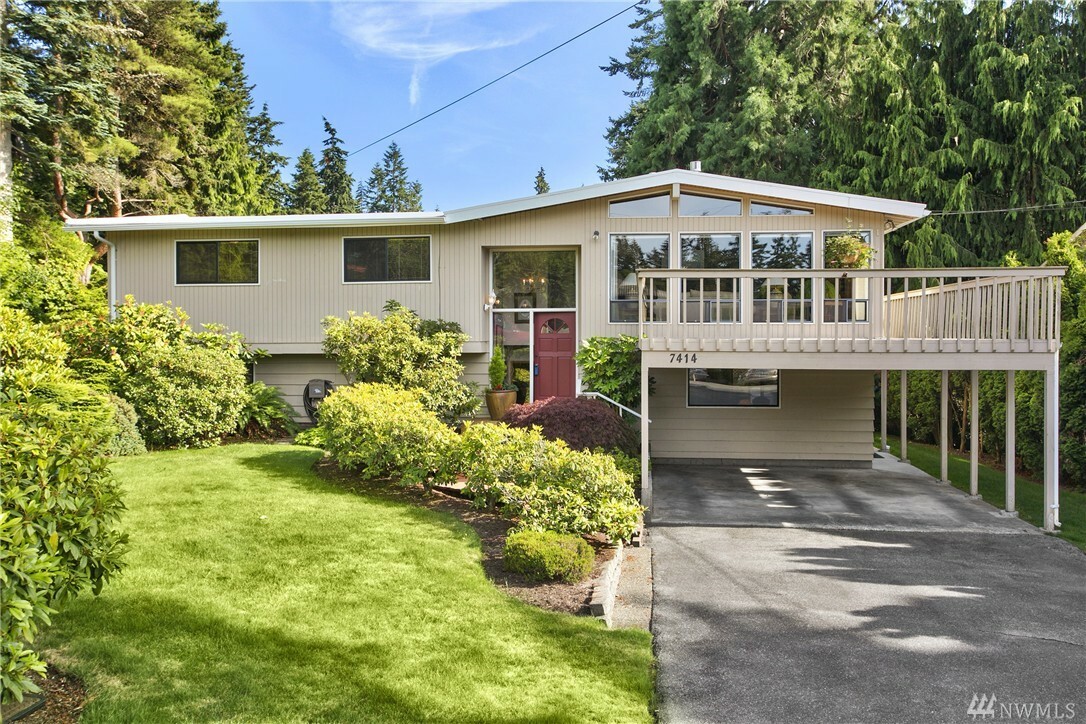 Property Photo: 7414 180th St SW WA 98026