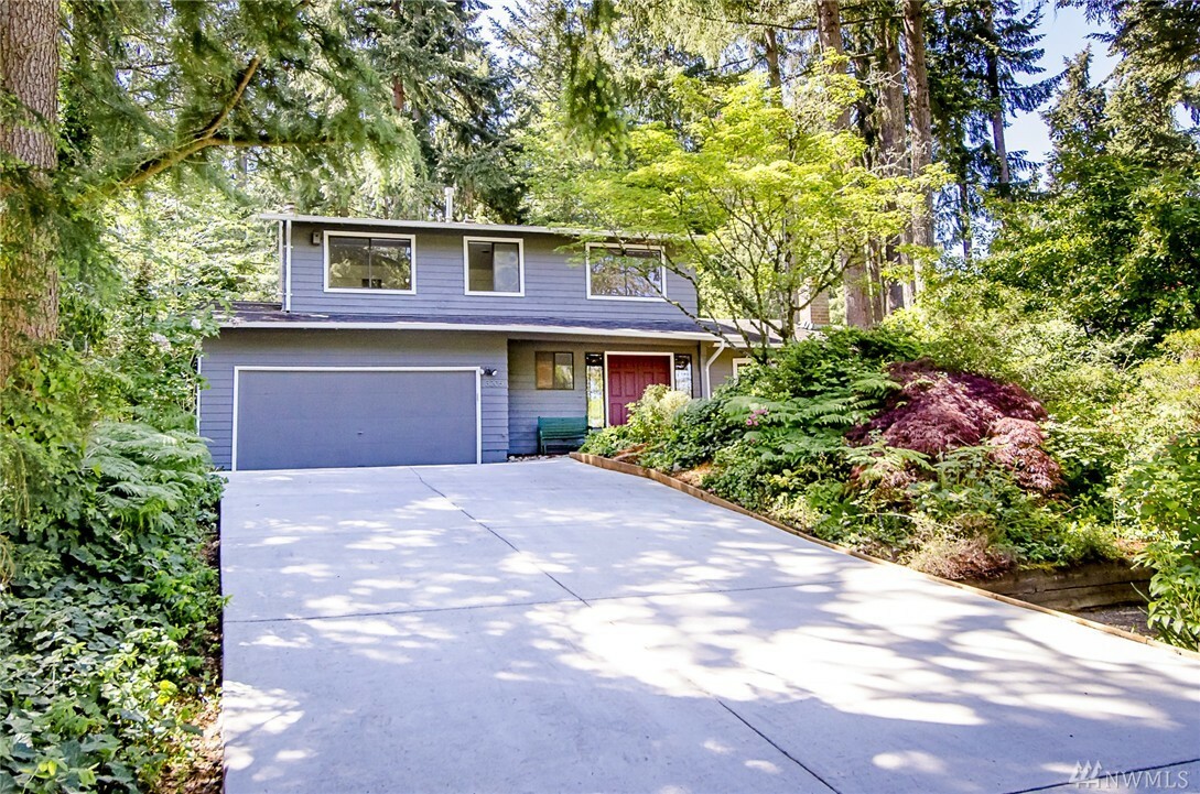 Property Photo:  3205 165th Ave SE  WA 98008 