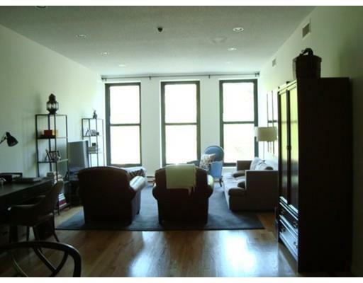 Property Photo:  160 Commonwealth Ave. 218  MA 02116 