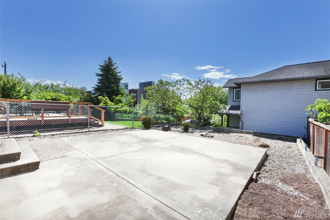 Property Photo:  2021 S Norman St  WA 98144 