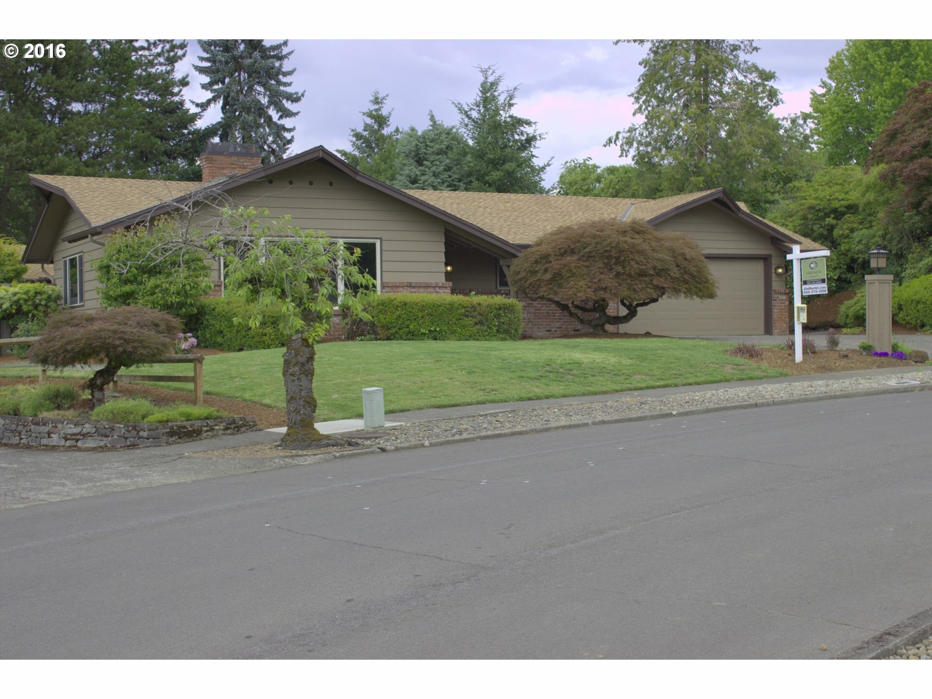 Property Photo: 265 NW Orchard Dr OR 97229