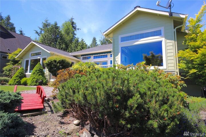 Property Photo:  624 Rainier Lane  WA 98365 