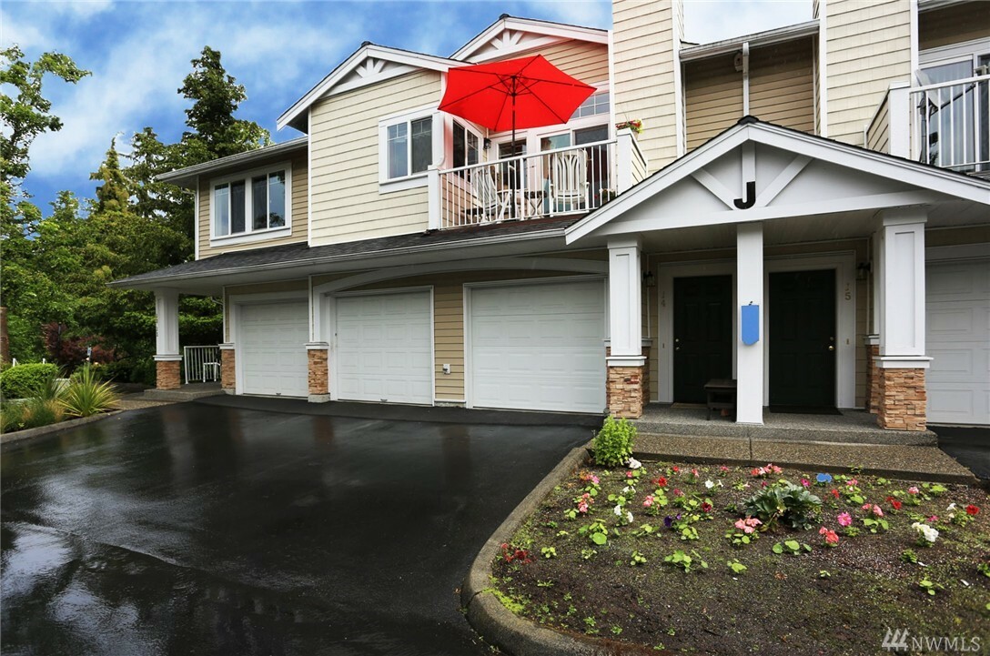 Property Photo:  6515 134th Place SE J-4  WA 98296 