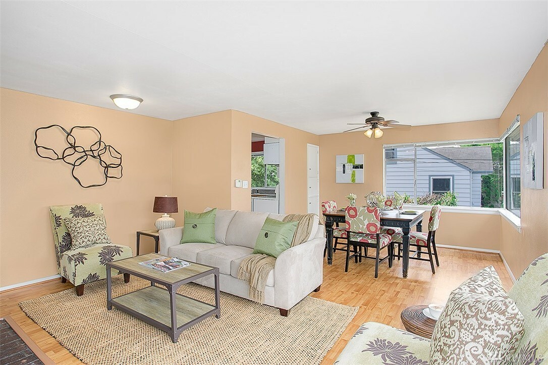 Property Photo: 6456 Marshall Ave SW WA 98136