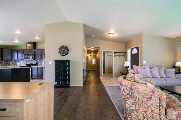 Property Photo: 106 105th Stct E WA 98445