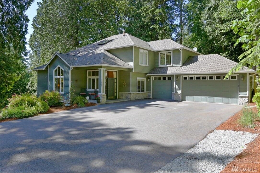 Property Photo: 17524 214th Ave NE WA 98077