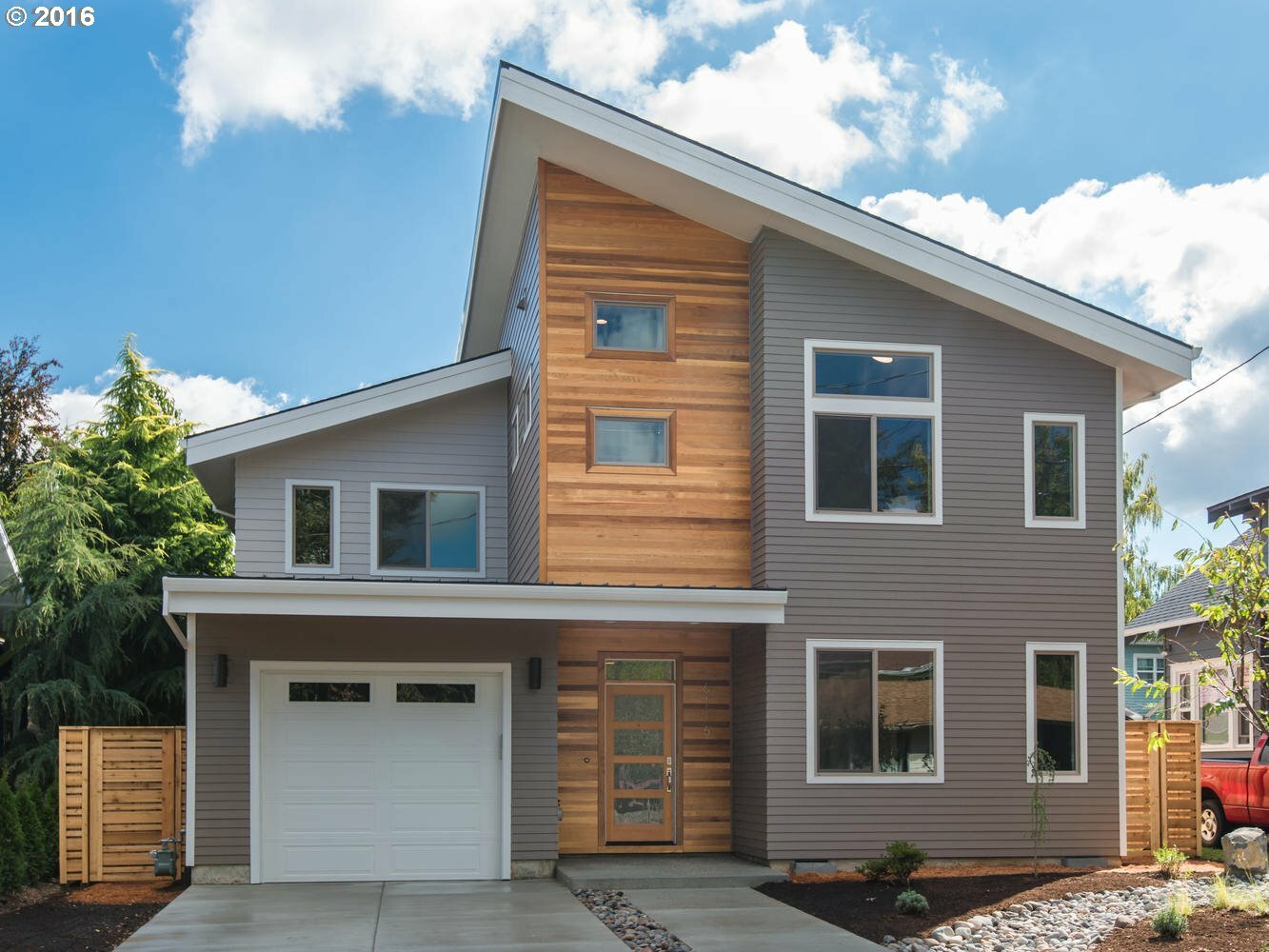 Property Photo: 6116 SE 47th Ave OR 97206