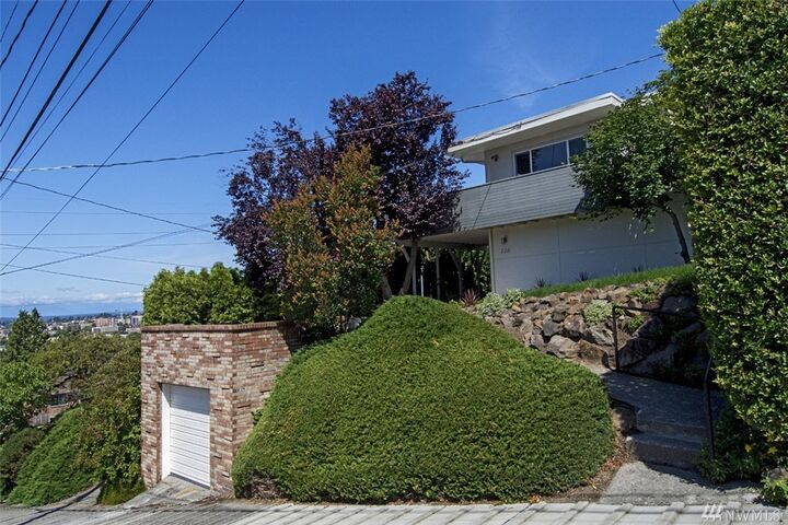 226 NW 49th St  Seattle WA 98107 photo