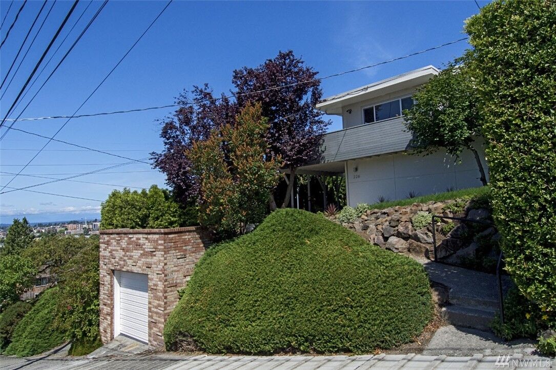 Property Photo:  226 NW 49th St  WA 98107 
