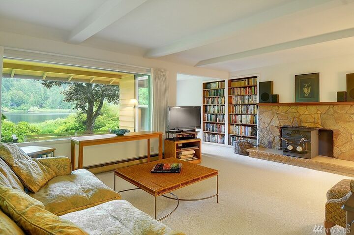 Property Photo:  17802 W Lake Desire Dr SE  WA 98058 