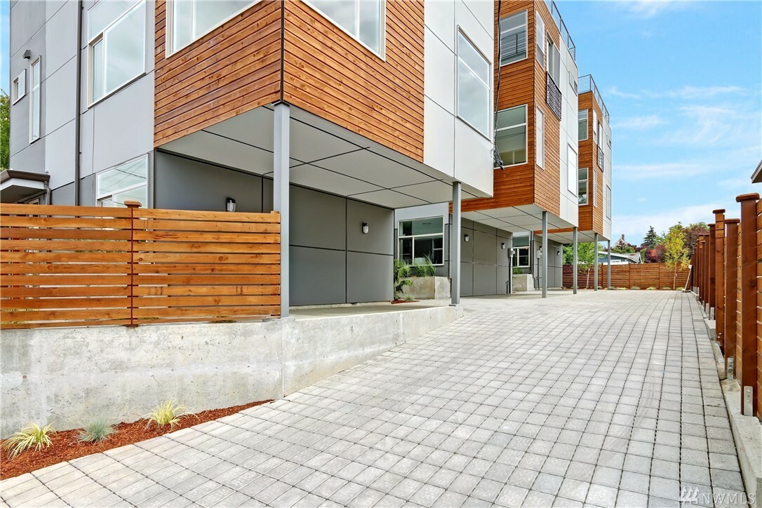 Property Photo: 6548 24th Ave NW WA 98117