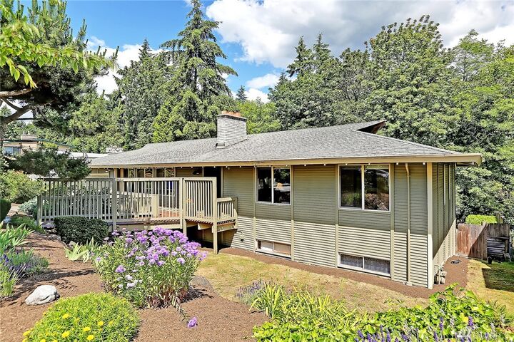 Property Photo:  5644 129th Ave SE  WA 98006 