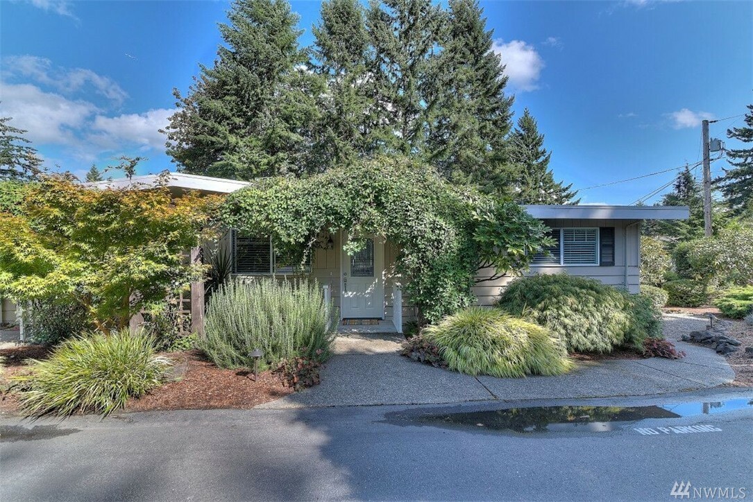 6207 Soundview Dr NW  Gig Harbor WA 98335 photo