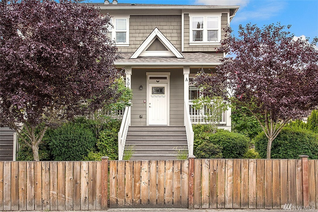 Property Photo:  508 Union Ave NE A  WA 98059 