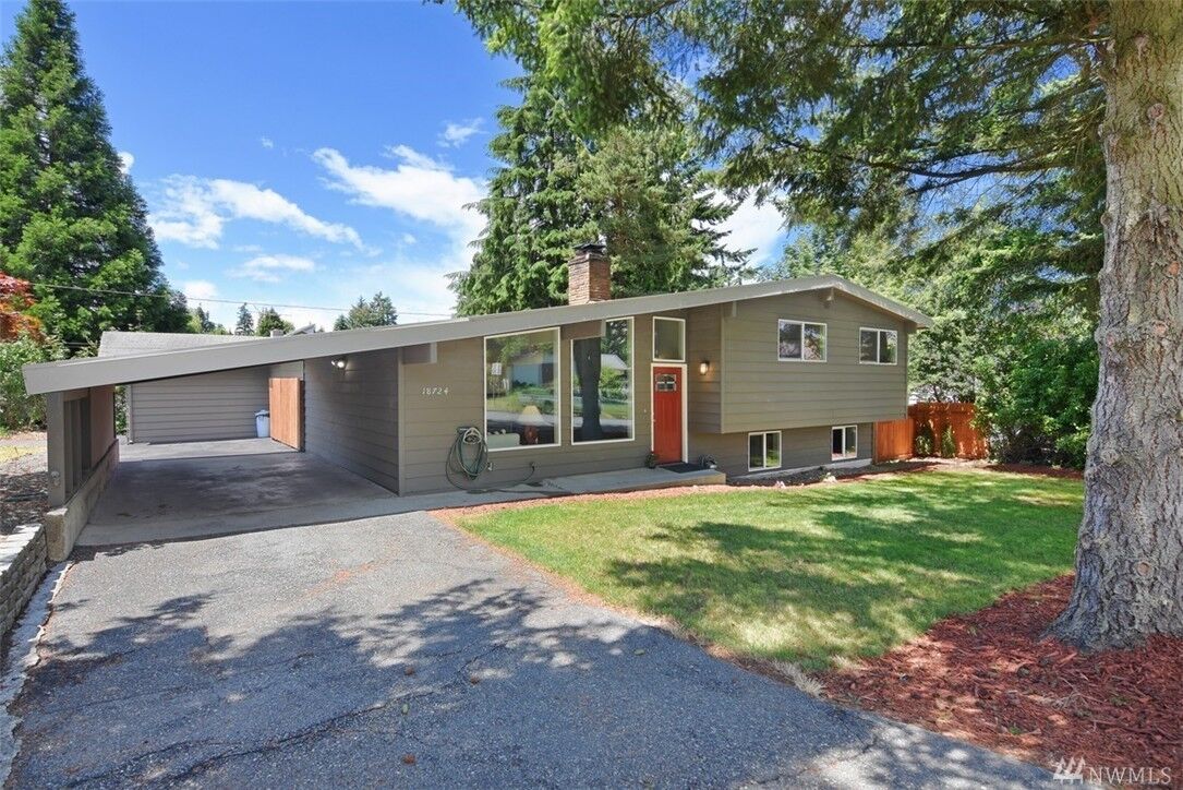 Property Photo: 18724 64th Ave W WA 98037