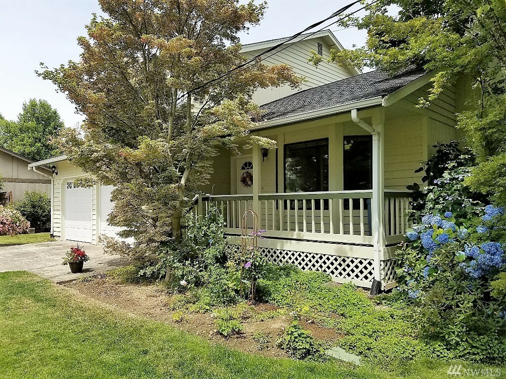 Property Photo: 1541 49th St NE WA 98442