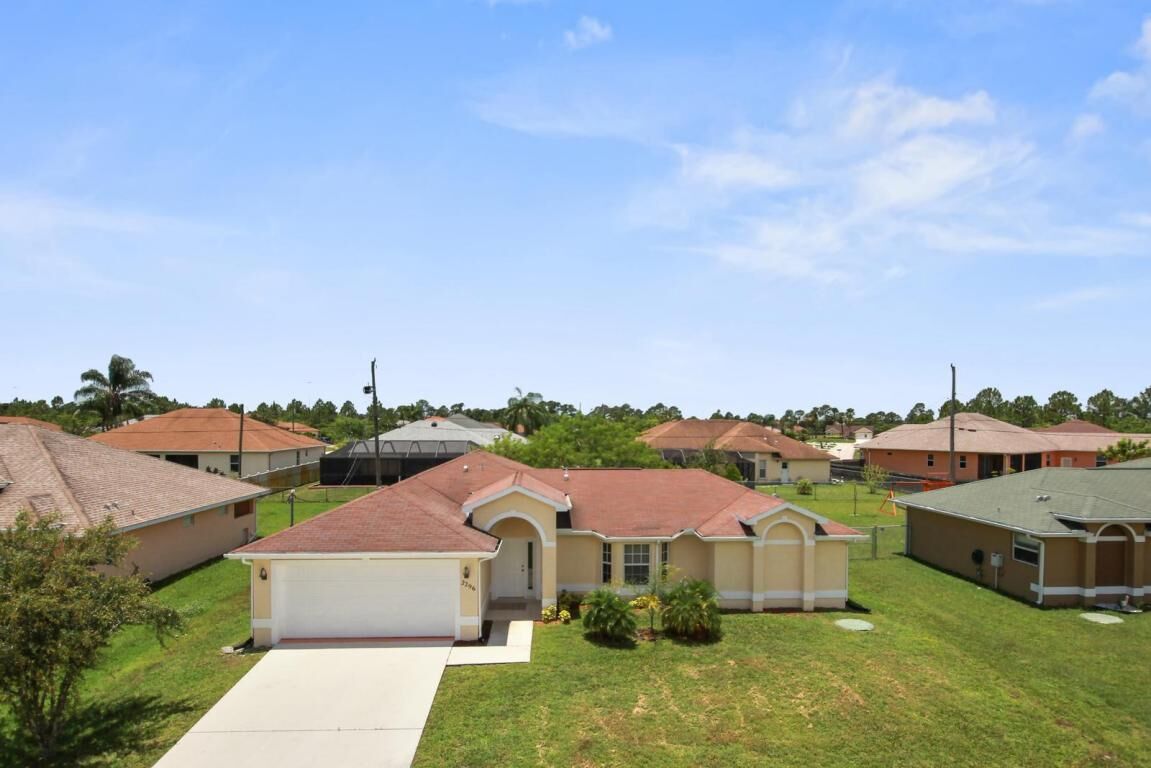 Property Photo: 2296 SW Halissee Street FL 34953