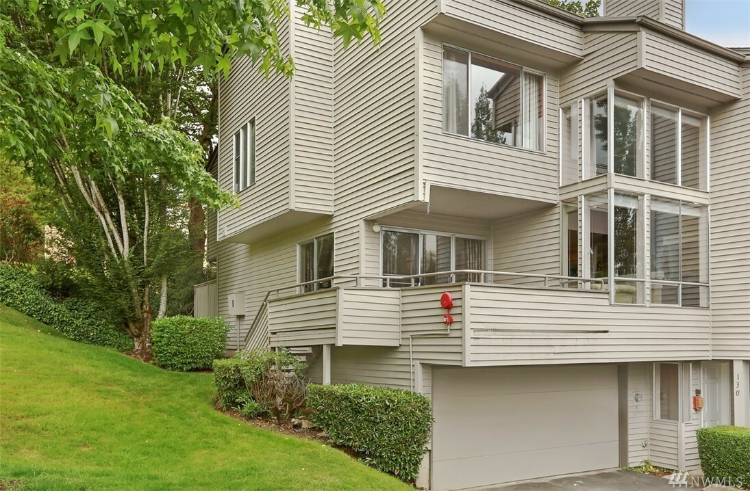 Property Photo: 7250 NE Old Redmond Road H-130 WA 98052
