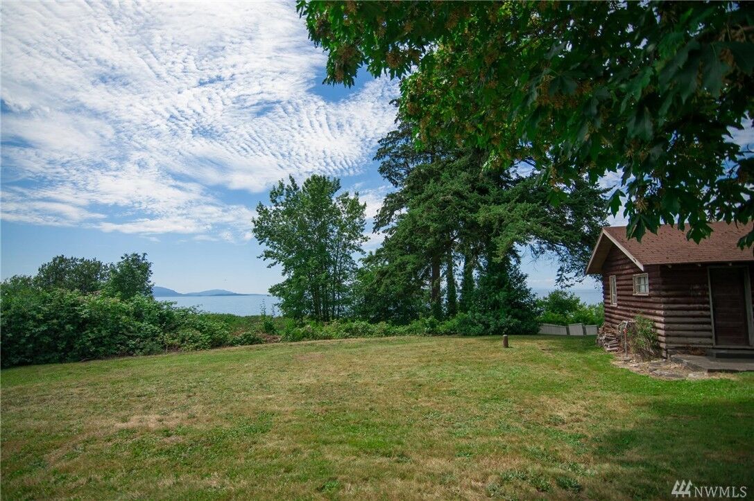 Property Photo: 4855 Alder St WA 98248