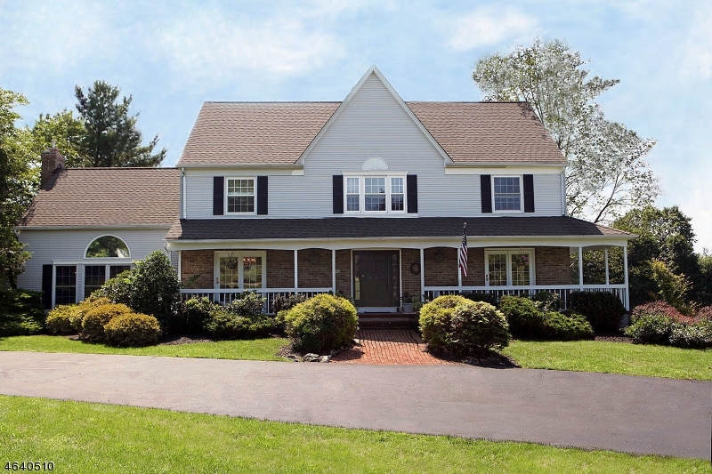 Property Photo:  612 Sunrise Way  NJ 08853 