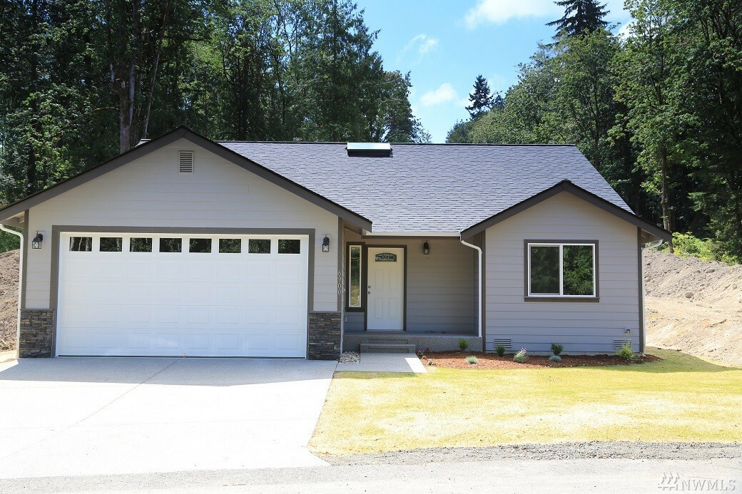 Property Photo:  6975 E Michigan St  WA 98366 