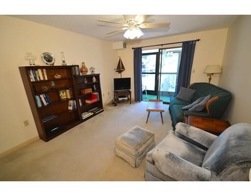 Property Photo:  5 Greenbriar Drive 304  MA 01864 