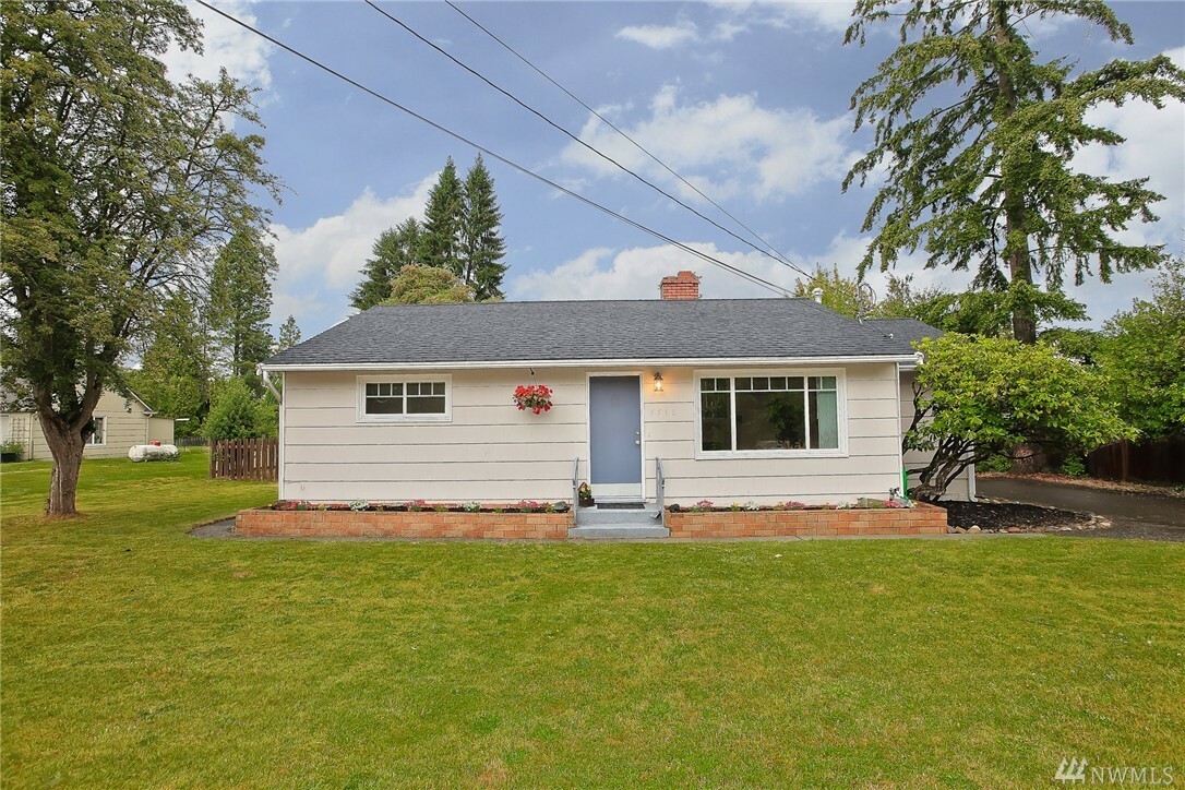 Property Photo:  4715 212th St SW  WA 98036 