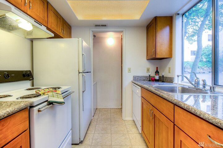 Property Photo: 9517 NE 180th St B107 WA 98011