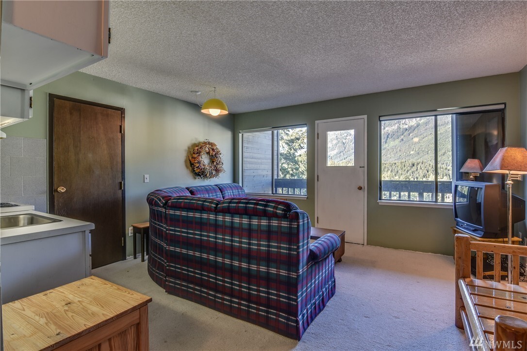 Property Photo:  223 Hyak Dr E 623  WA 98068 