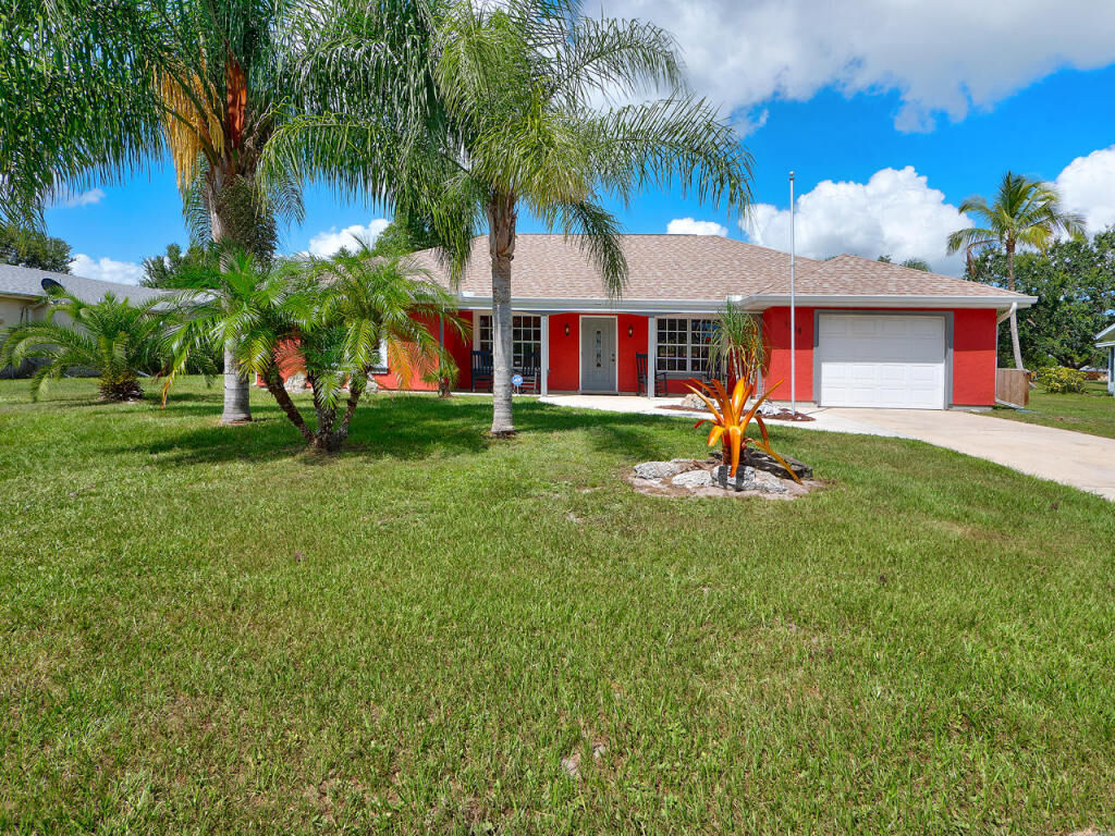 Property Photo:  1318 SE Vestridge Lane  FL 34953 