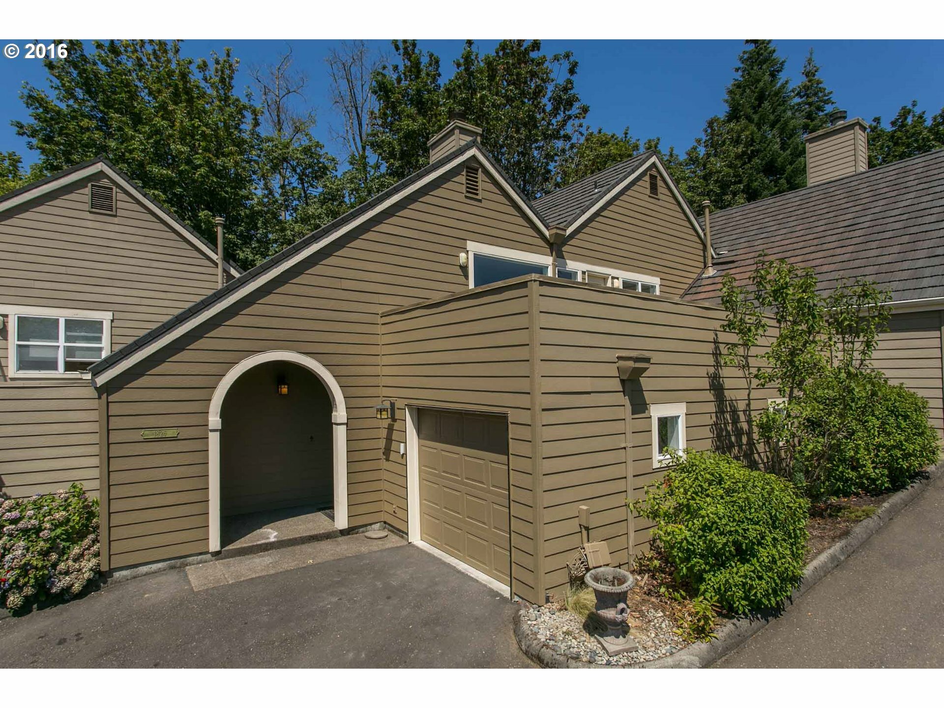 Property Photo: 1826 NW Miller Rd OR 97229