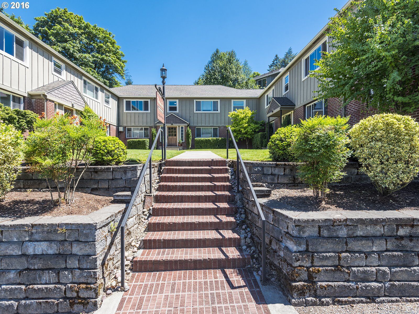 Property Photo:  2020 NW 29th Ave 11  OR 97210 