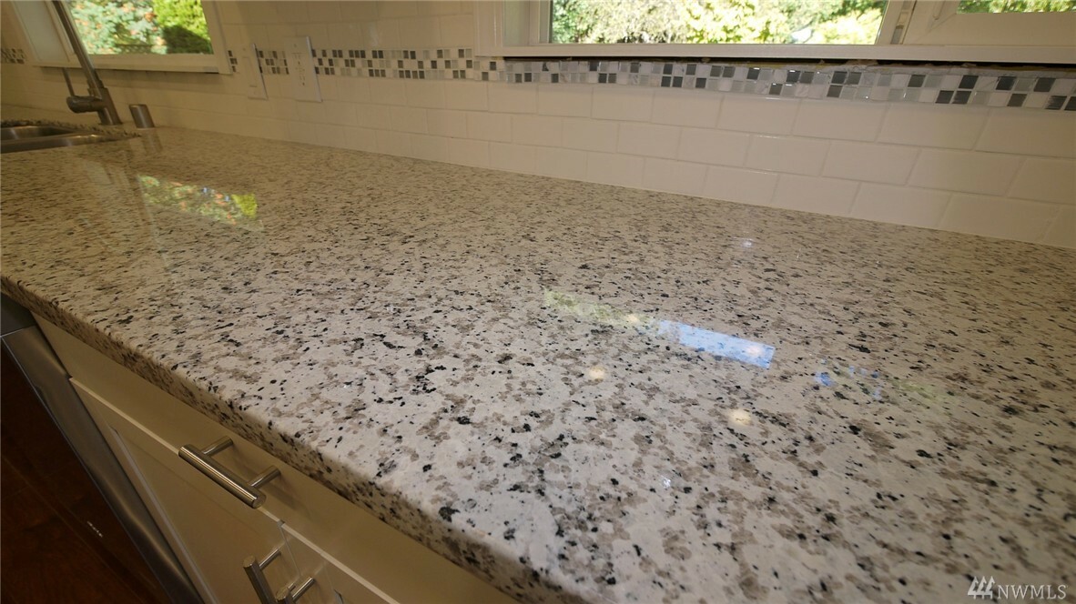 Property Photo:  2117 Cascade Place W  WA 98466 