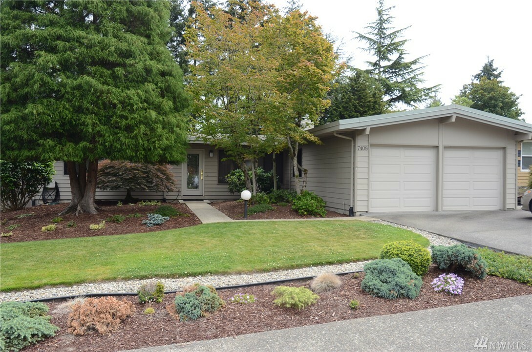 Property Photo:  7408 141st Ave NE  WA 98052 