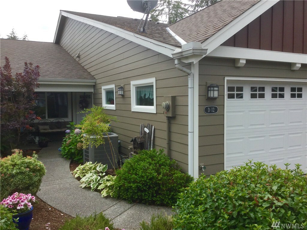 Property Photo:  211 E Sterling Dr D-12  WA 98524 