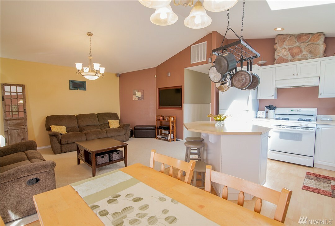 Property Photo: 8071 Anchor Pkwy WA 98230
