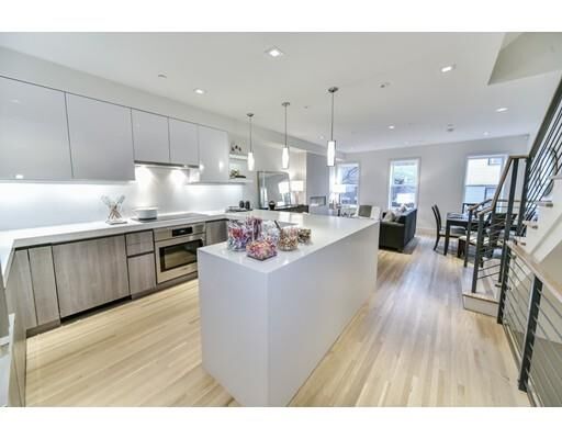 Property Photo:  38 South Russell St 4D  MA 02114 