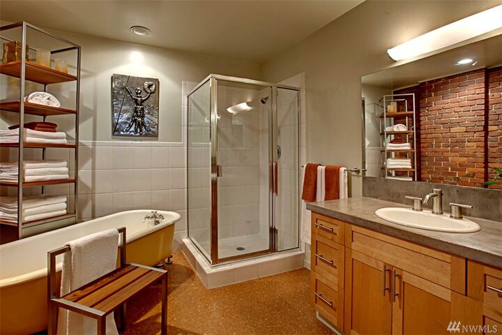 Property Photo:  210 3rd Ave S 4D  WA 98104 