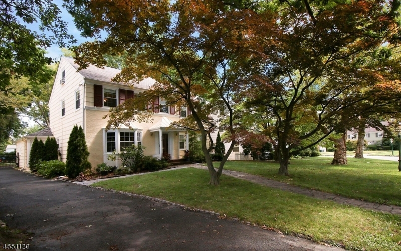 Property Photo: 519 Hartford Ct NJ 07079