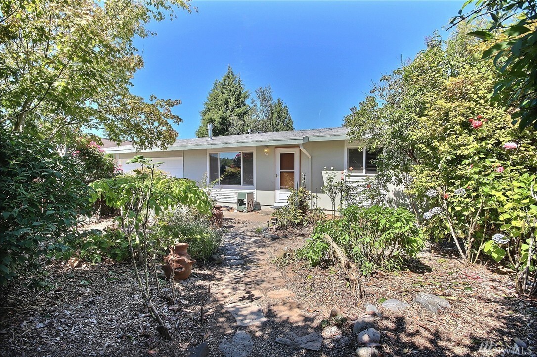 Property Photo:  2220 S 252nd St  WA 98032 