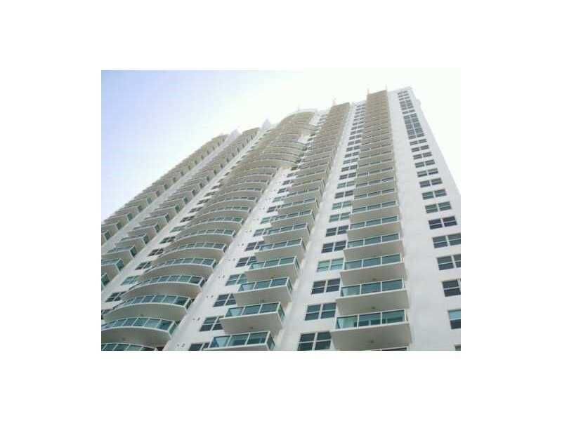Property Photo:  31 SE 5th St 2009  FL 33131 