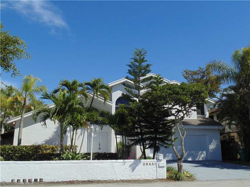 Property Photo: 20431 NE 7th Ct FL 33179