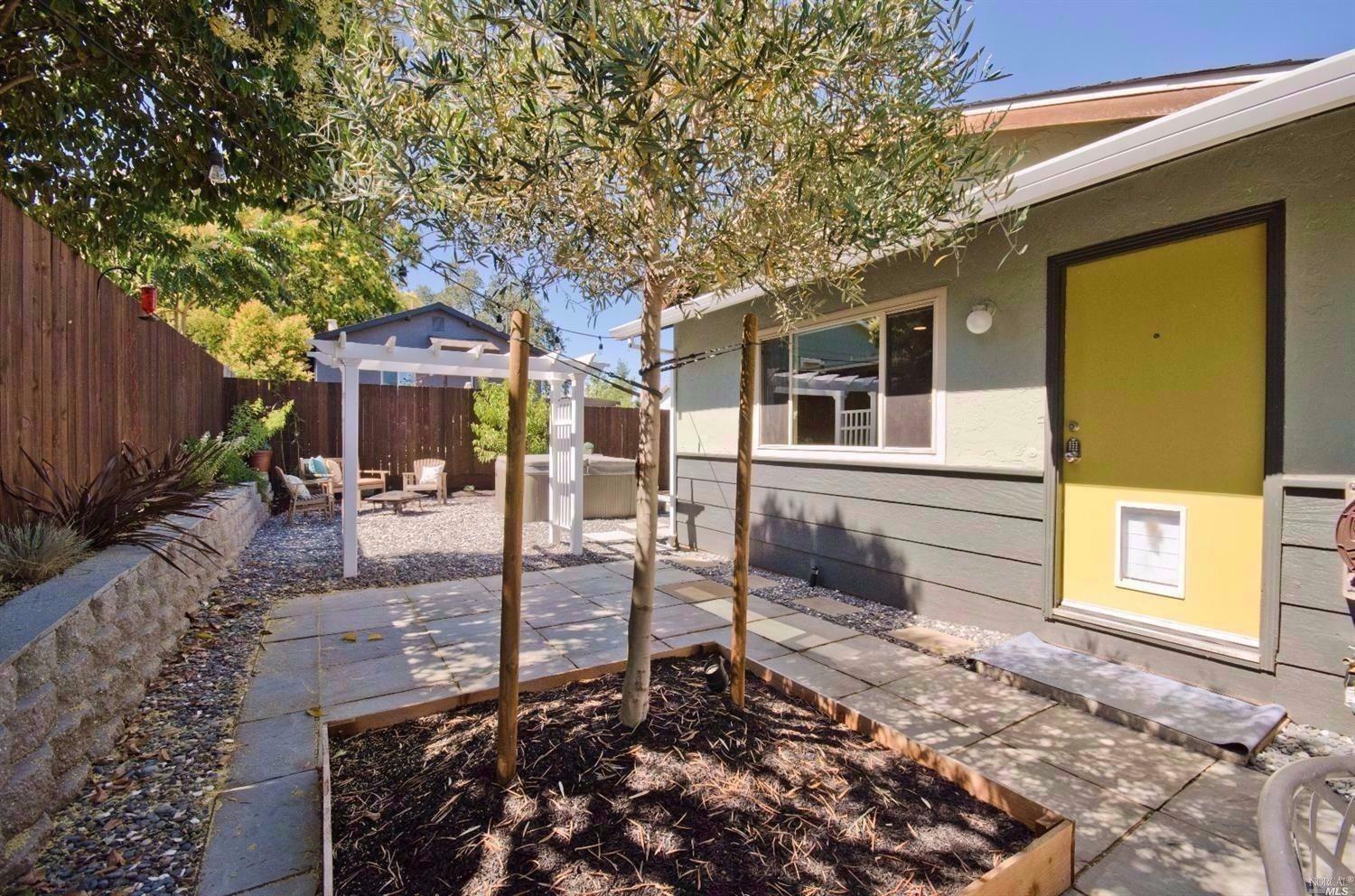 Property Photo:  750 754 Verano Avenue  CA 95476 