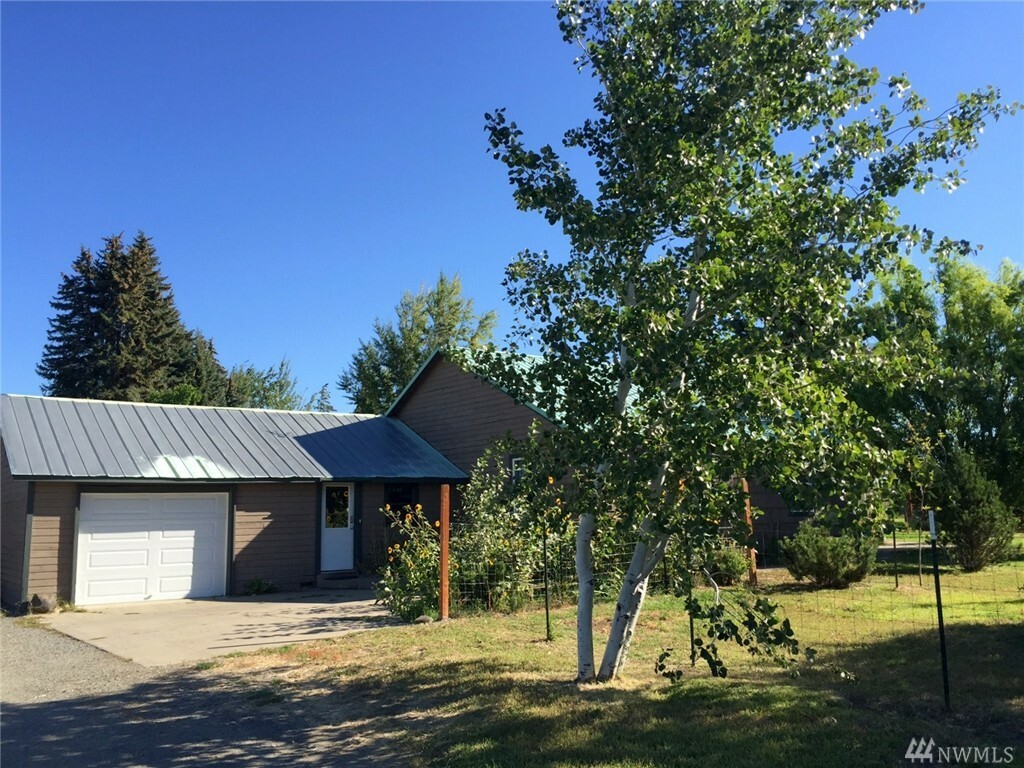 Property Photo:  2307 N Airport Rd  WA 98926 