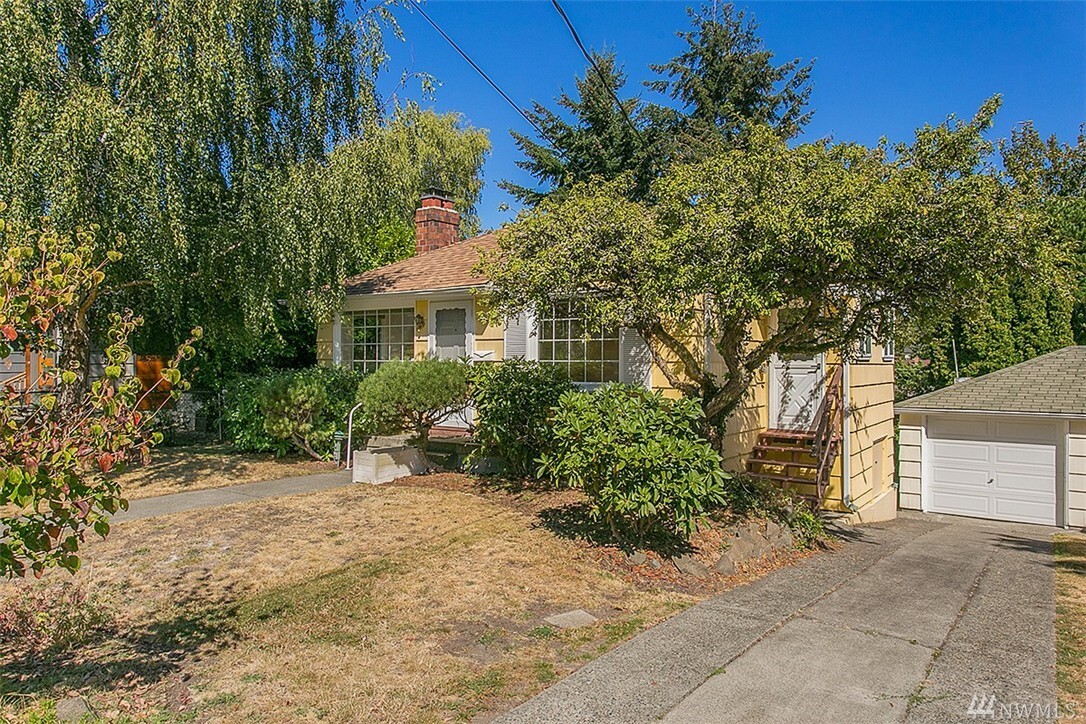 Property Photo: 6816 37th Ave NE WA 98115