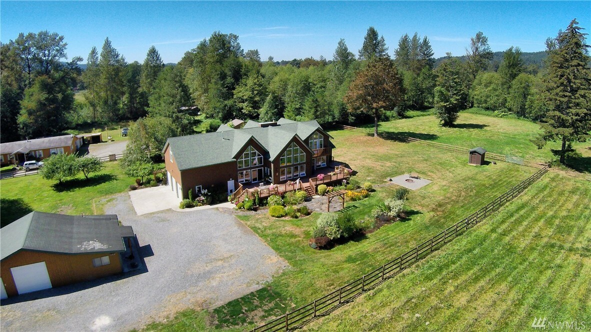 Property Photo: 42612 SE 102nd St WA 98045