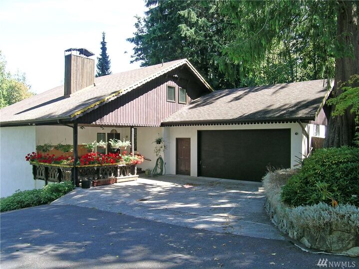 Property Photo:  445 W Lake Samish Dr  WA 98229 