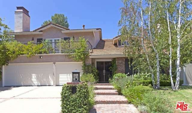 Property Photo: 2909 Bottlebrush Dr CA 90077
