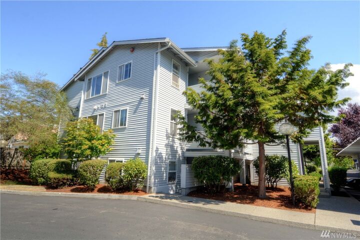 Property Photo: 20824 70th Avenue W 4 WA 98036