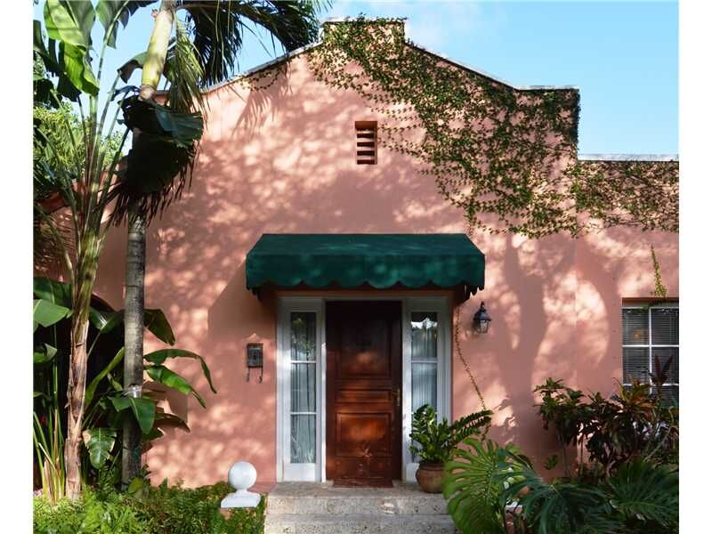 Property Photo: 1046 Almeria Av FL 33134